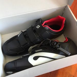 Men’s brand new peloton cycling shoes